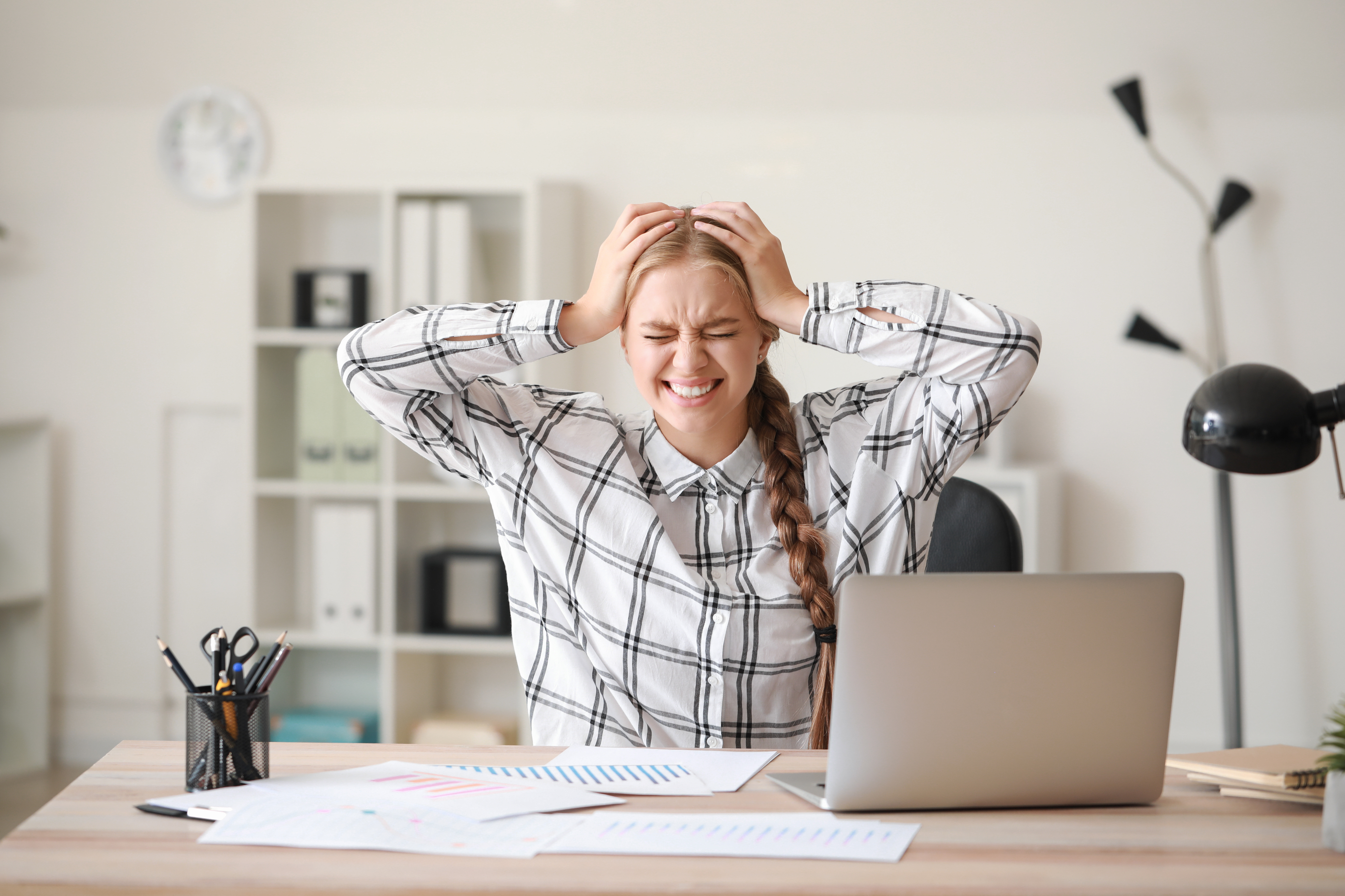 Traumas et agressions au travail : comment faire baisser la pression ? 